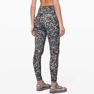 NWT Lululemon Wunder Under HR Tight 28”